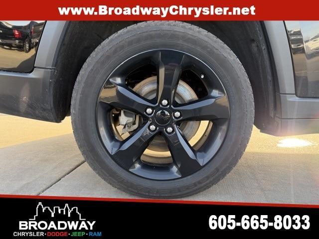 used 2023 Jeep Grand Cherokee L car, priced at $28,850