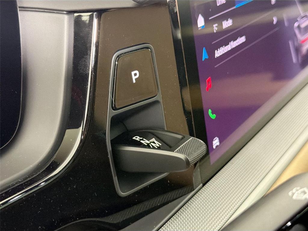 Porsche Cayenne view 34