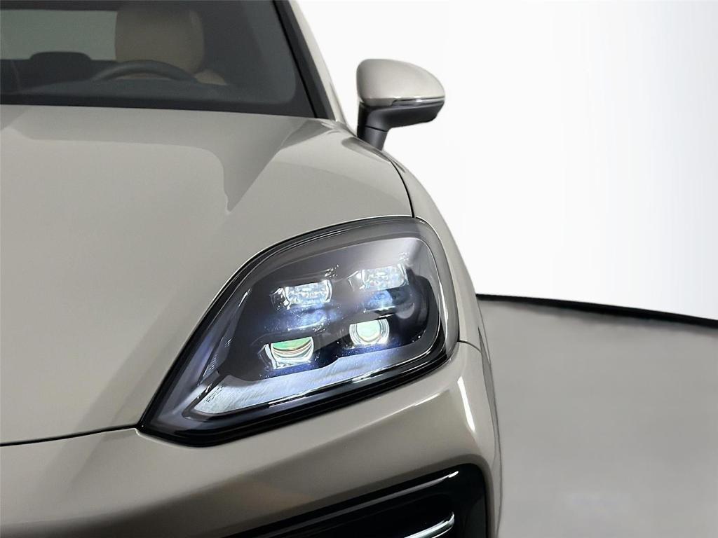 Porsche Cayenne view 15