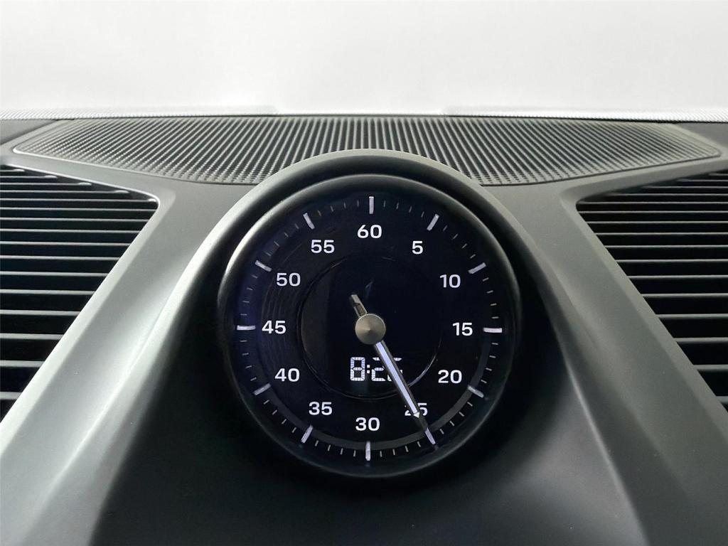 Porsche Cayenne view 24