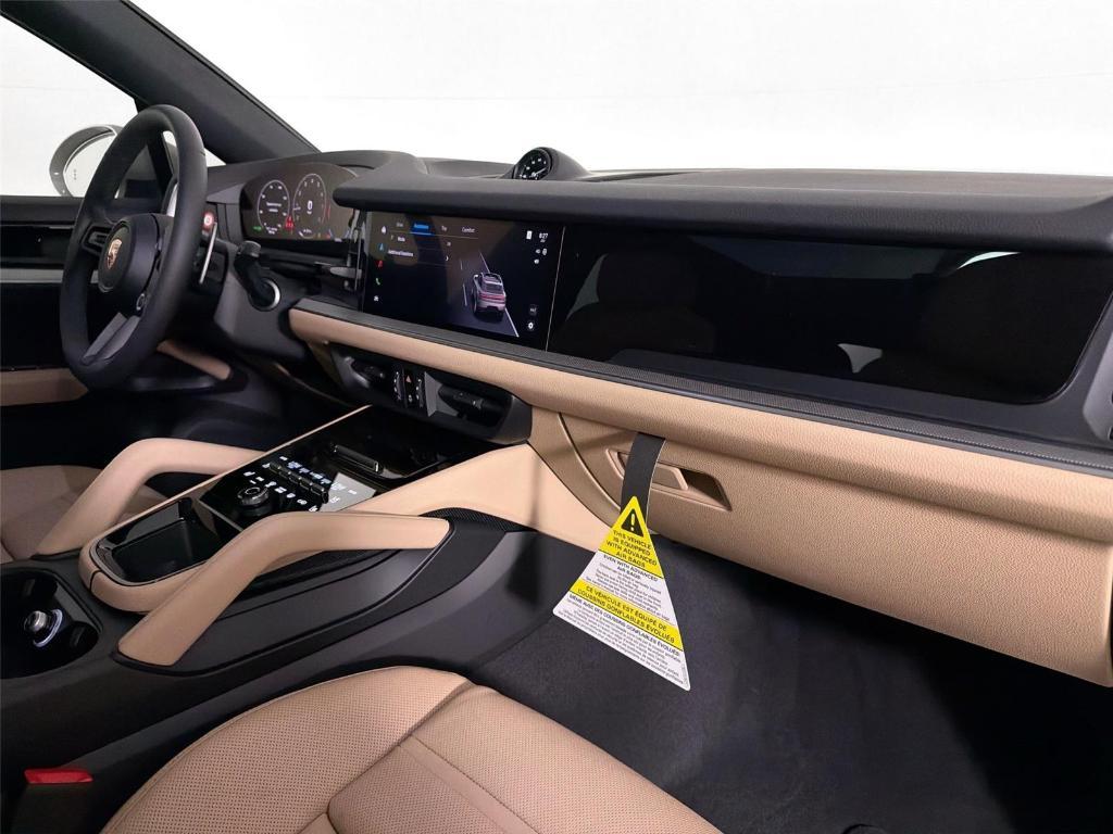 Porsche Cayenne view 29