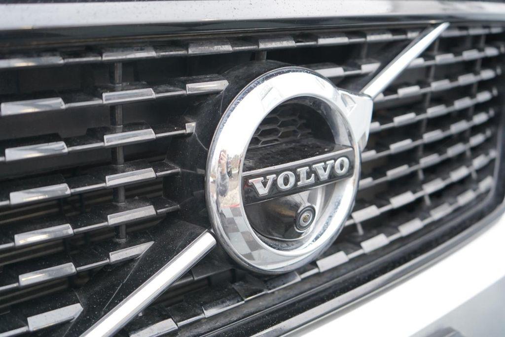 used 2019 Volvo XC40 car, priced at $23,965