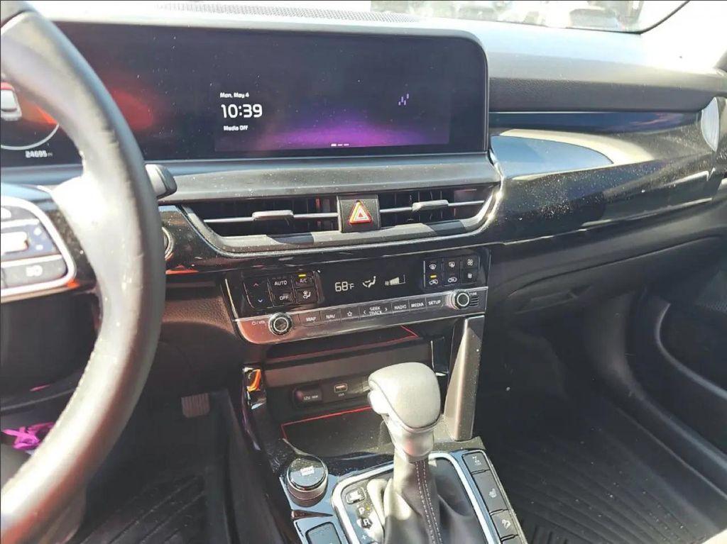 used 2024 Kia Seltos car, priced at $26,900