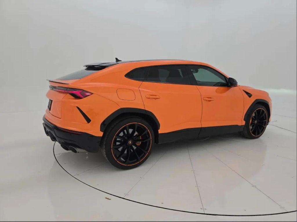 used 2022 Lamborghini Urus car, priced at $245,900