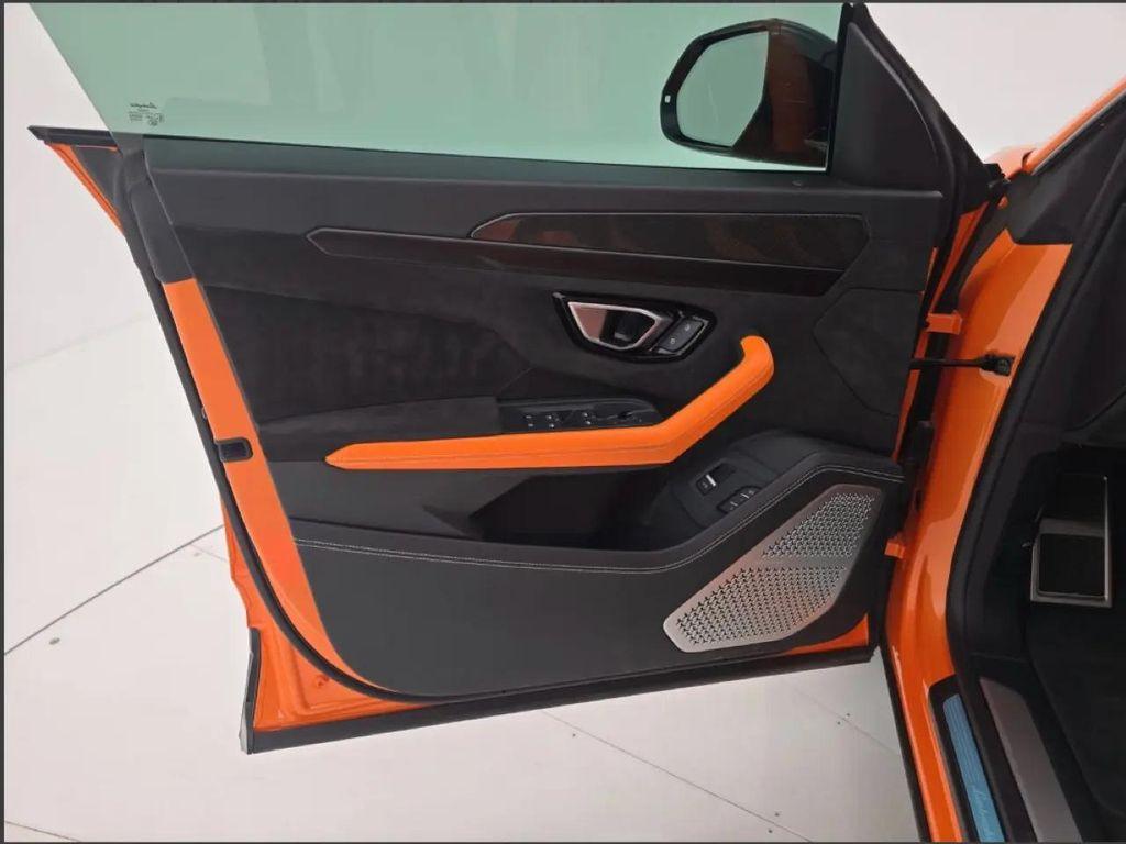 used 2022 Lamborghini Urus car, priced at $245,900