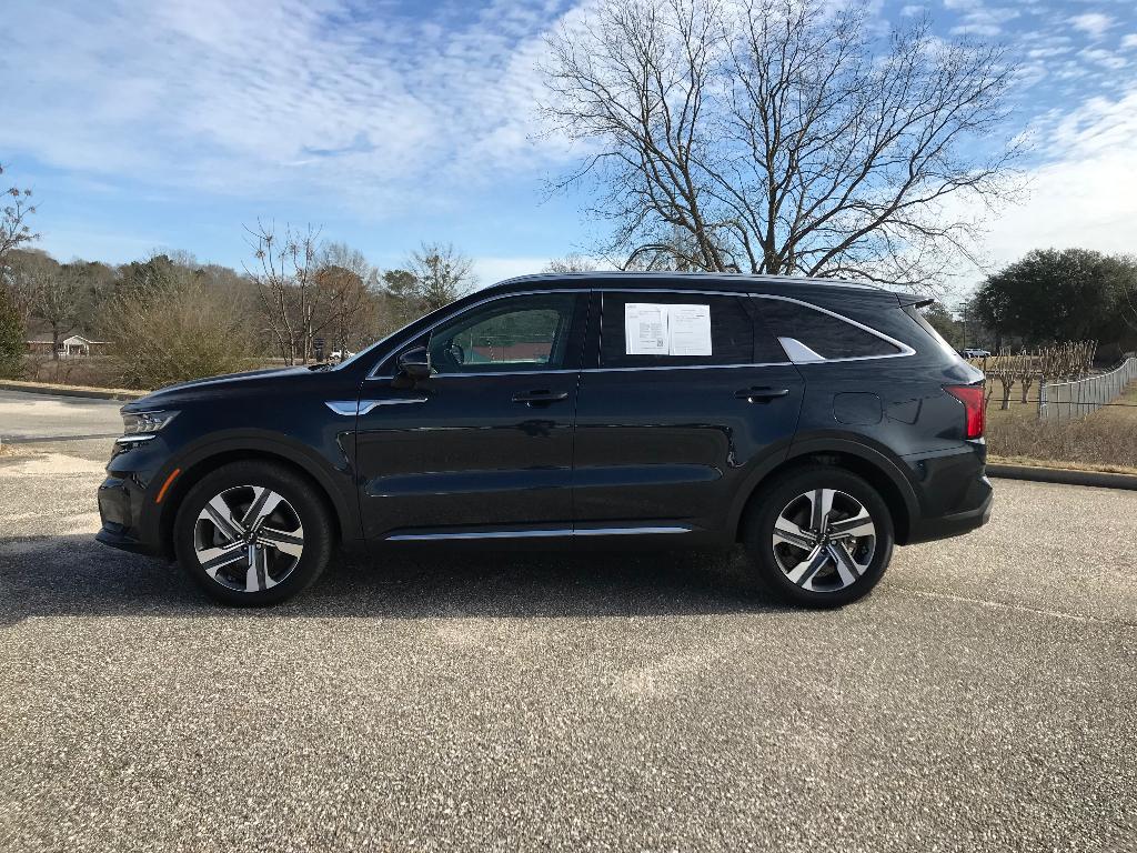 used 2023 Kia Sorento Plug-In Hybrid car, priced at $33,333
