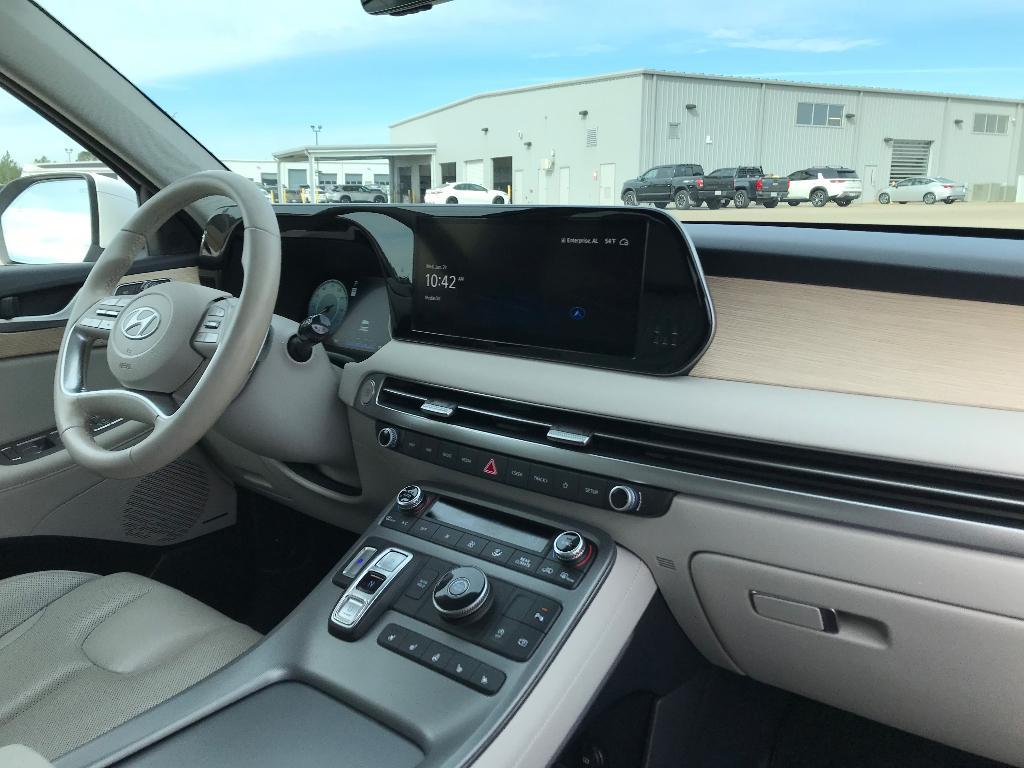 used 2024 Hyundai Palisade car, priced at $38,925