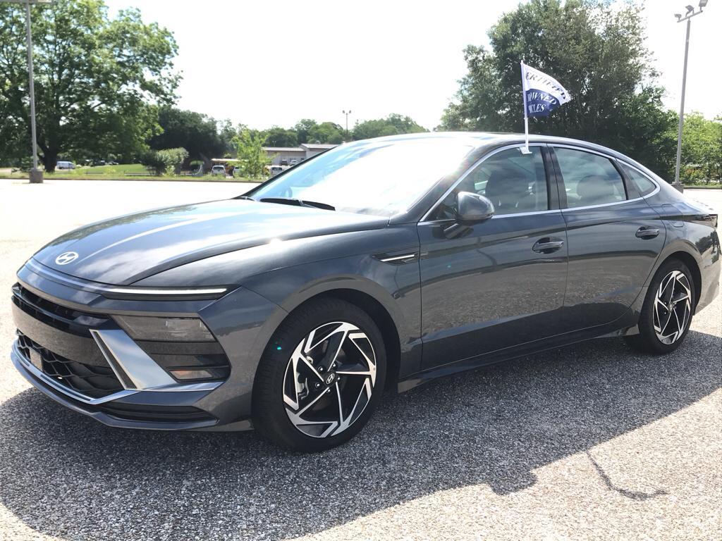 used 2025 Hyundai Sonata car, priced at $29,238