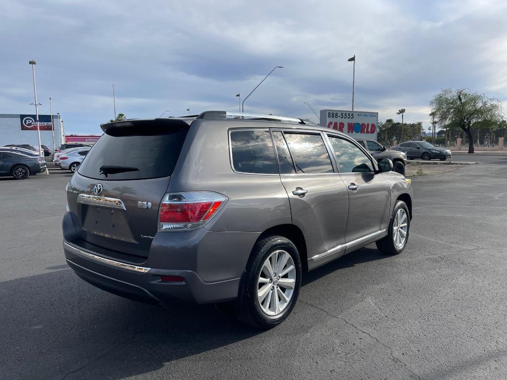 used 2013 Toyota Highlander Hybrid car, priced at $13,995