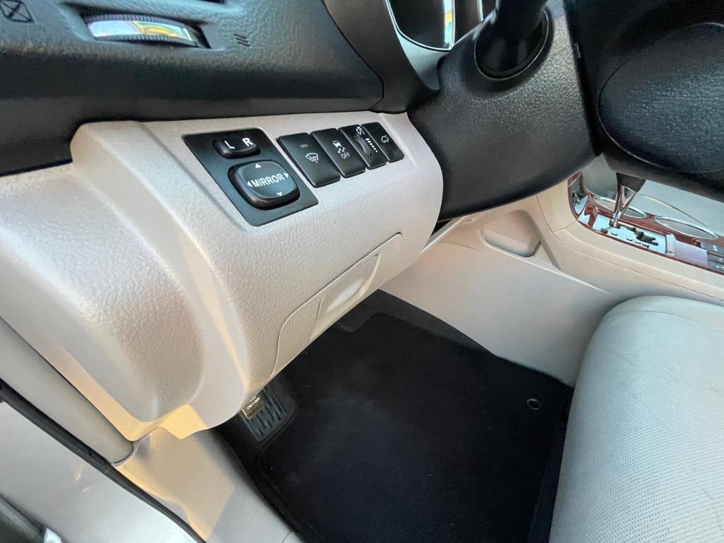 used 2012 Toyota Highlander car, priced at $12,495