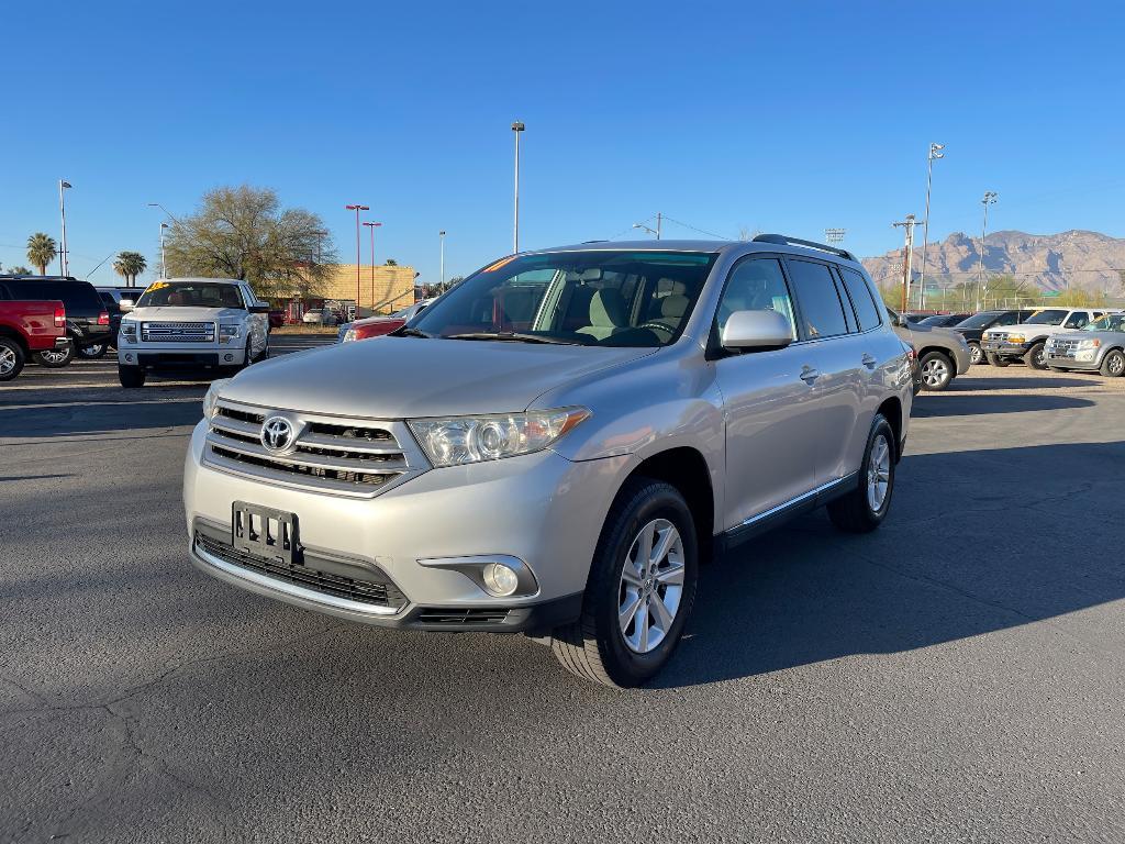 used 2011 Toyota Highlander car, priced at $11,495