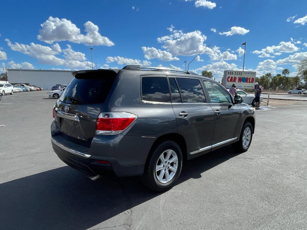 used 2012 Toyota Highlander car, priced at $10,995