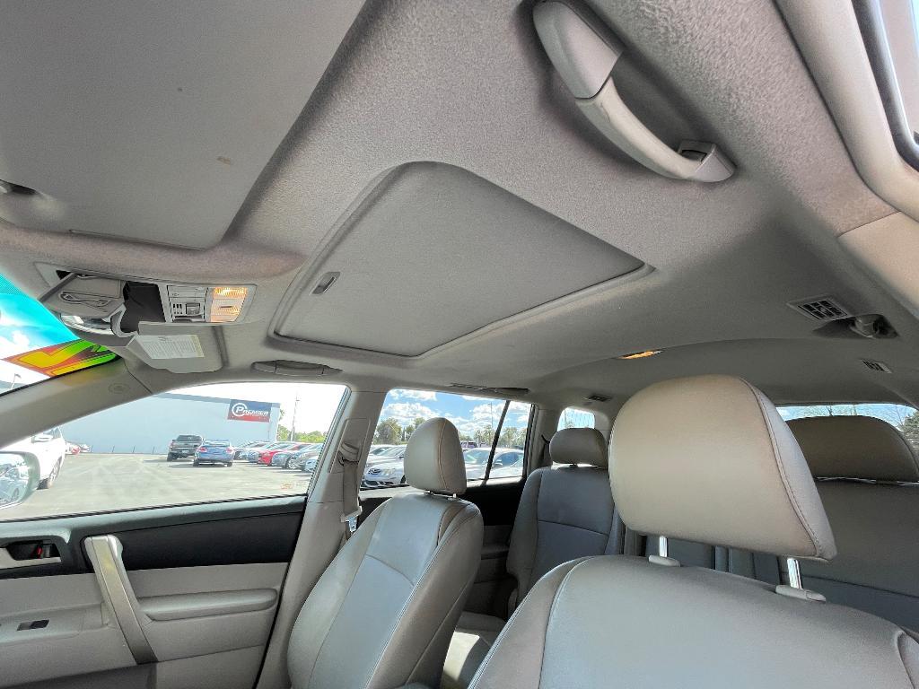 used 2012 Toyota Highlander car, priced at $10,995