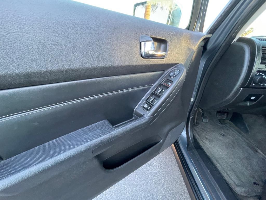 used 2008 Hummer H3 car, priced at $9,995