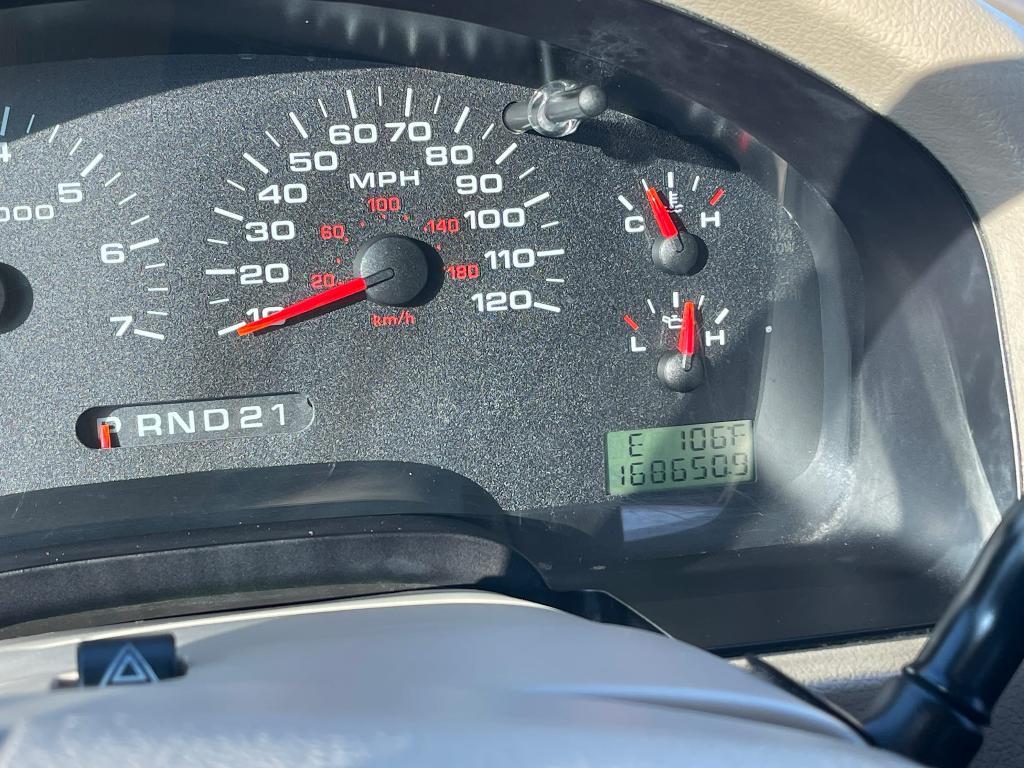 used 2005 Ford F-150 car, priced at $8,900