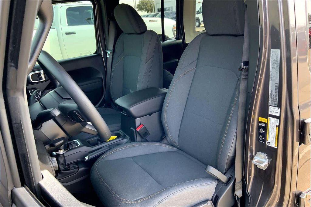 new 2026 Jeep Wrangler car, priced at $42,457