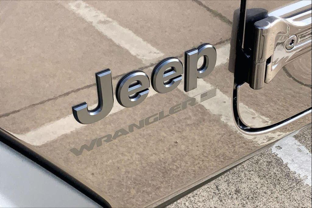 new 2026 Jeep Wrangler car, priced at $42,457