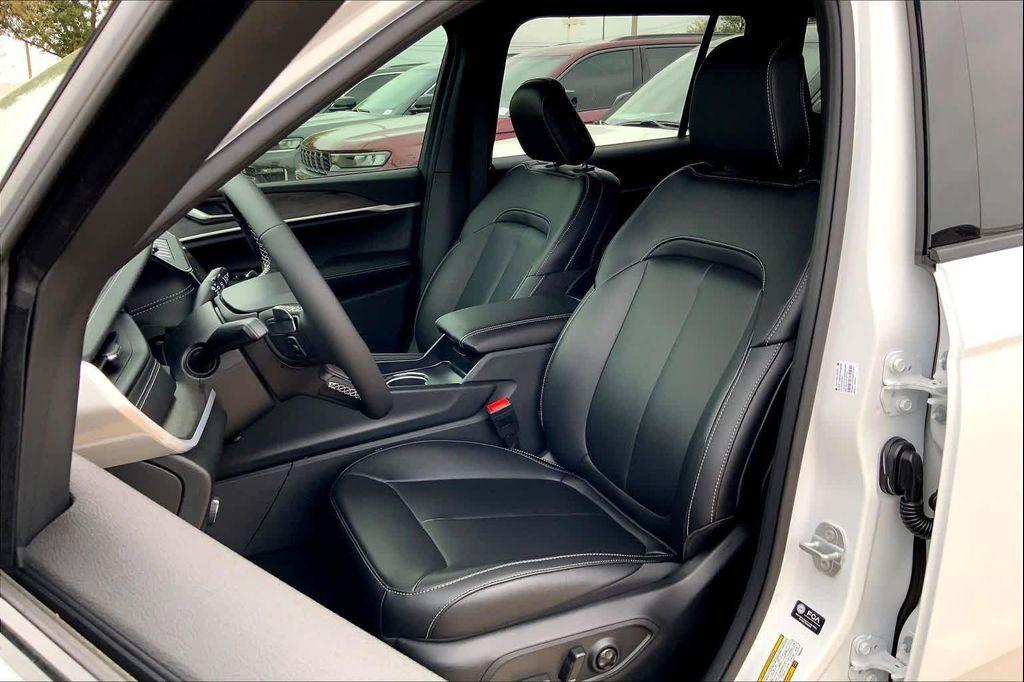 new 2026 Jeep Grand Cherokee L car, priced at $48,250