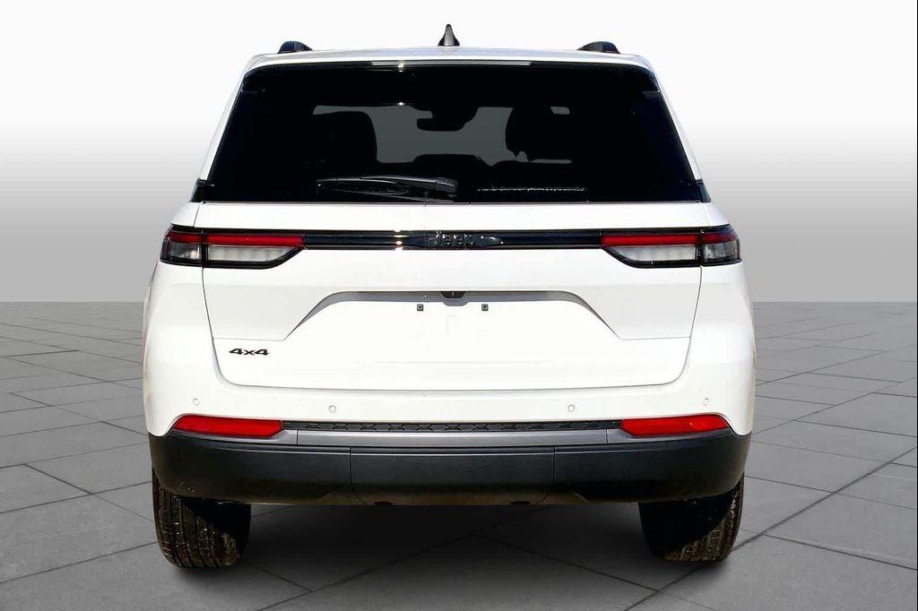 new 2026 Jeep Grand Cherokee car, priced at $42,903