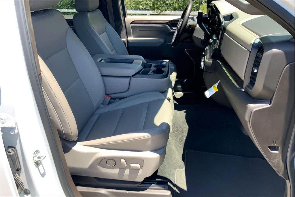 used 2025 GMC Sierra 1500 car, priced at $42,915