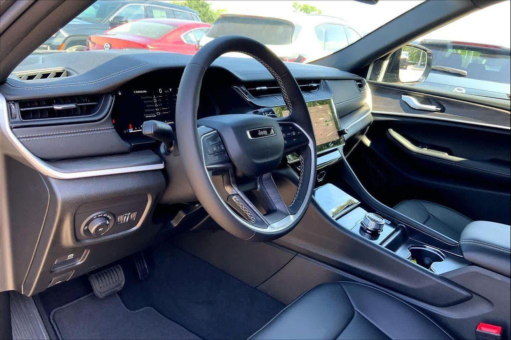 new 2026 Jeep Grand Cherokee car, priced at $45,963