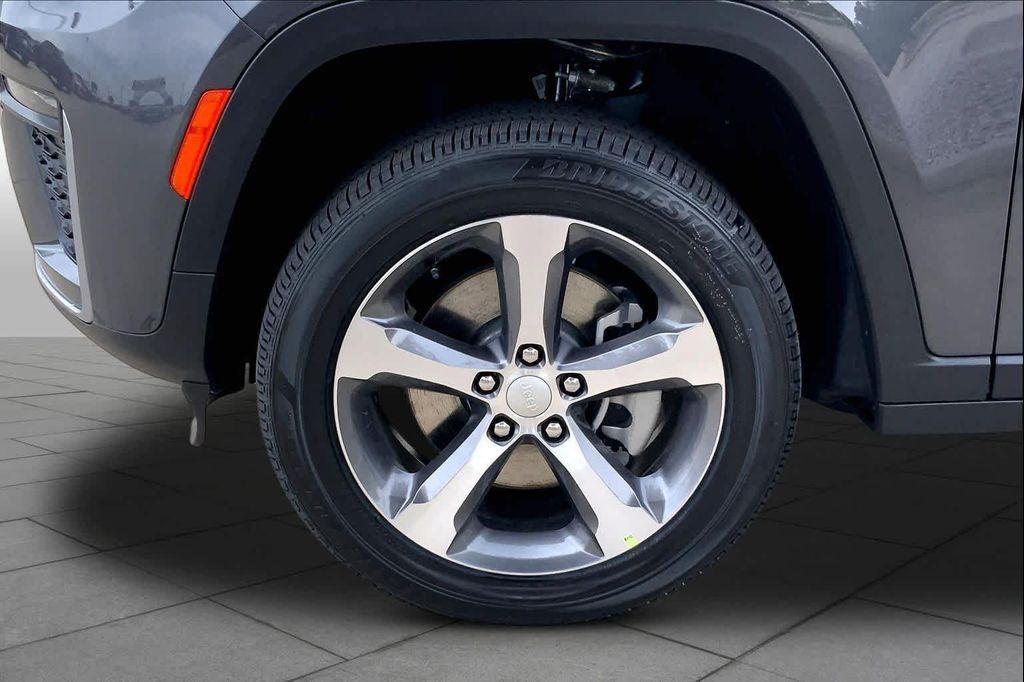 new 2026 Jeep Grand Cherokee L car, priced at $48,383