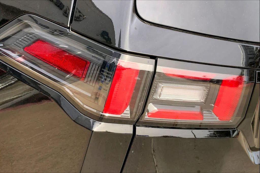 new 2026 Jeep Cherokee car, priced at $38,272