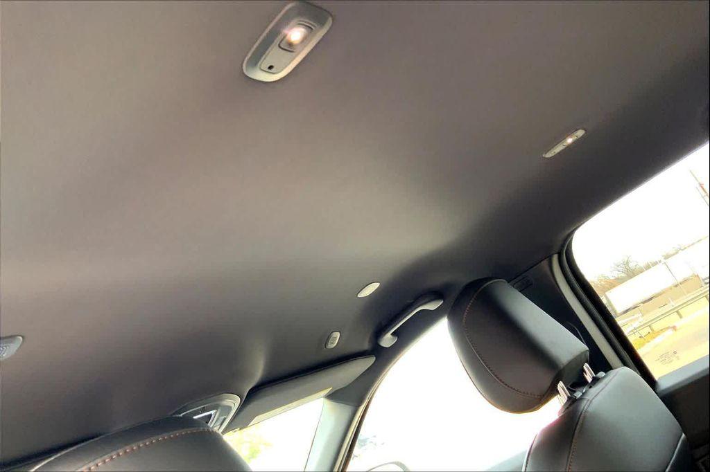 new 2026 Jeep Cherokee car, priced at $38,272