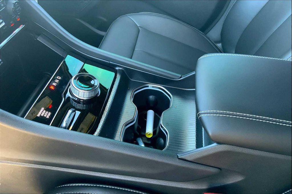 new 2025 Jeep Grand Cherokee car, priced at $38,190