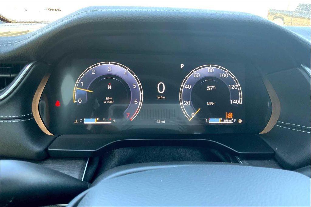 new 2025 Jeep Grand Cherokee car, priced at $38,190