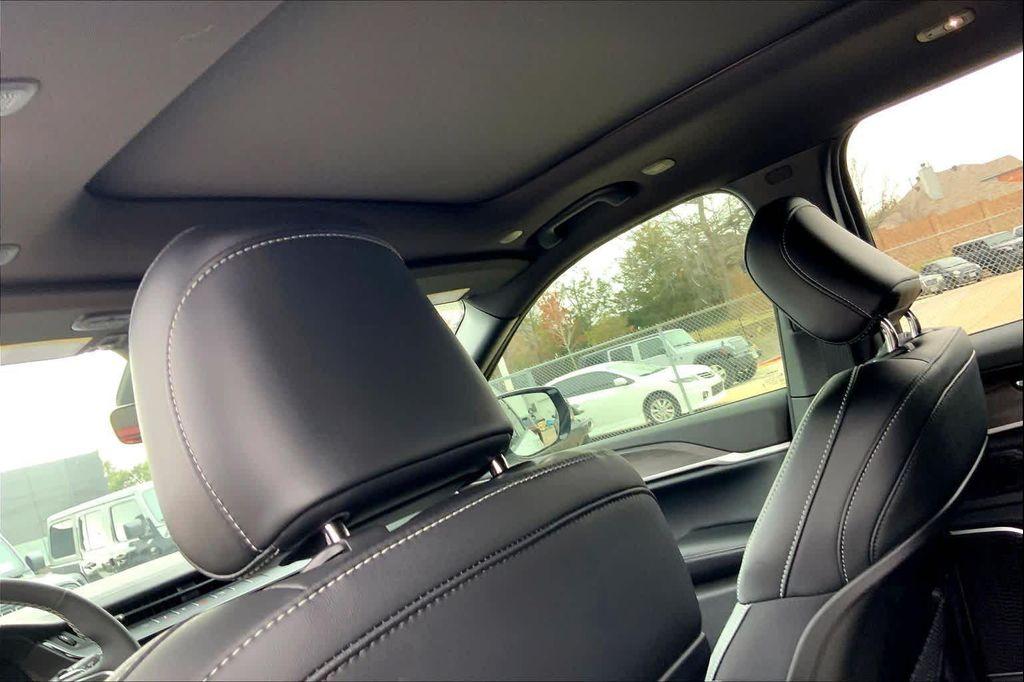 new 2026 Jeep Grand Cherokee car, priced at $46,330
