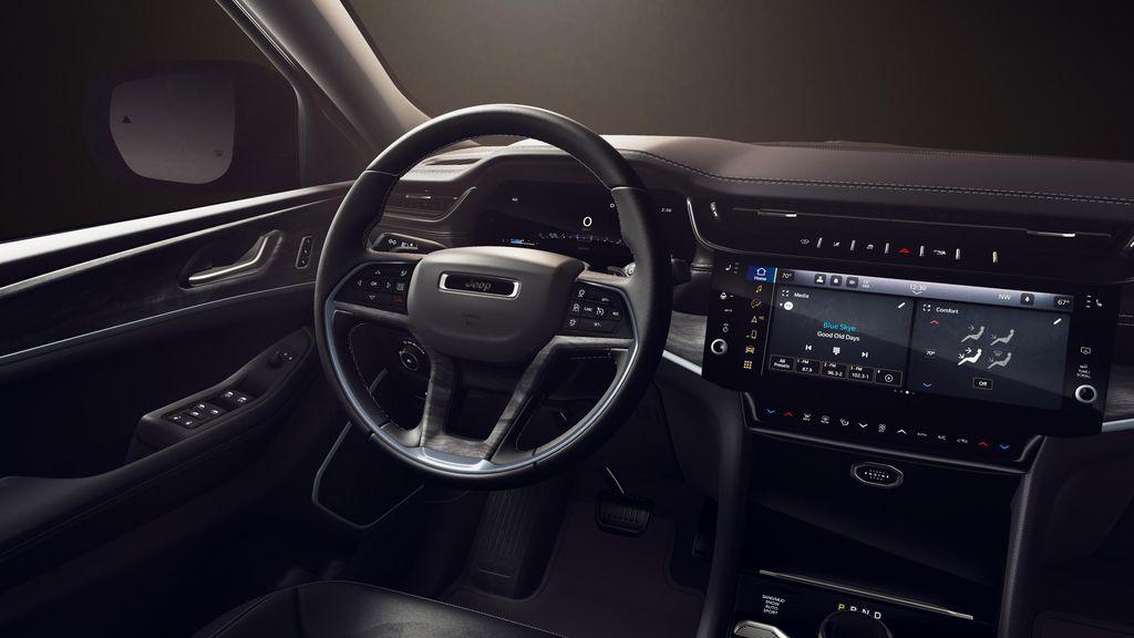 new 2026 Jeep Grand Cherokee car, priced at $45,389