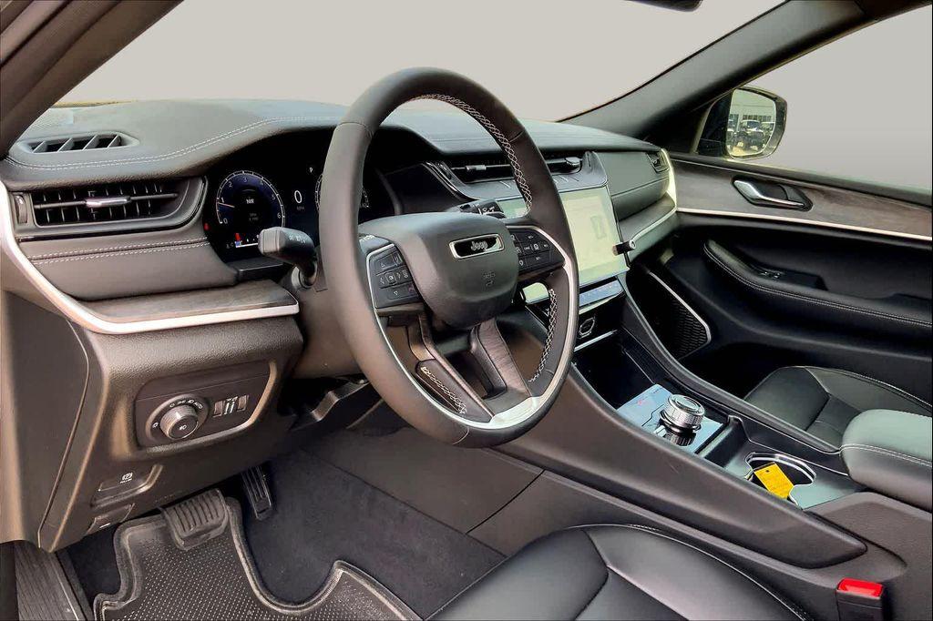new 2026 Jeep Grand Cherokee car, priced at $44,423