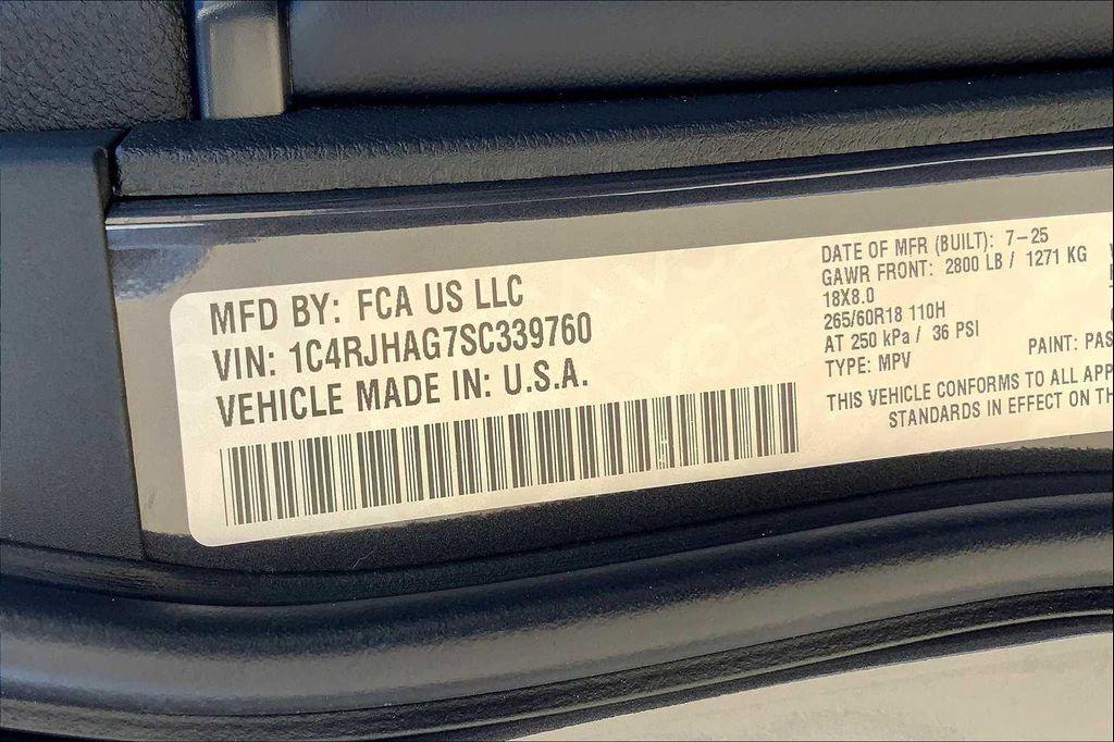 new 2025 Jeep Grand Cherokee car, priced at $43,583