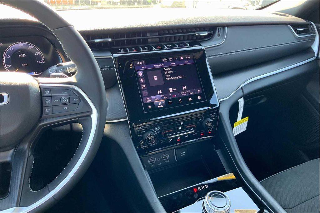 new 2025 Jeep Grand Cherokee car, priced at $43,583