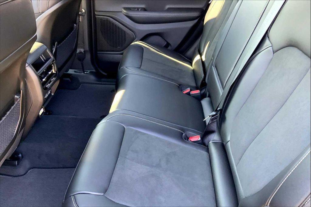 new 2025 Jeep Grand Cherokee car, priced at $43,583