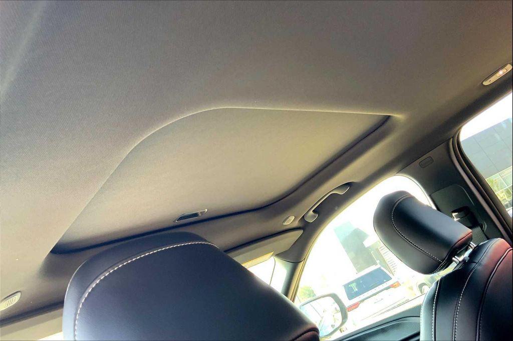 new 2025 Jeep Grand Cherokee car, priced at $43,583