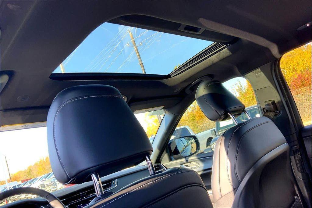new 2025 Jeep Grand Cherokee L car, priced at $40,194