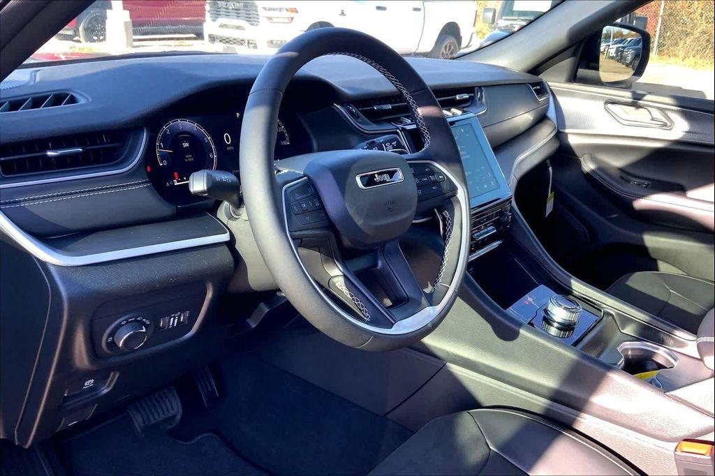 new 2025 Jeep Grand Cherokee L car, priced at $40,194