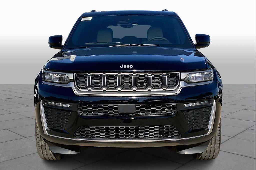 new 2026 Jeep Grand Cherokee car, priced at $45,538