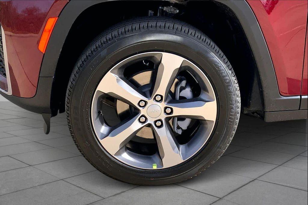 new 2026 Jeep Grand Cherokee car, priced at $44,853