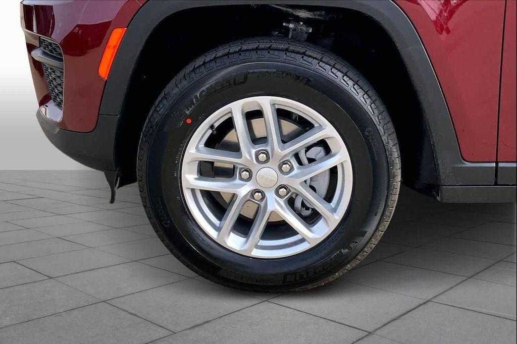 new 2026 Jeep Grand Cherokee car, priced at $36,725