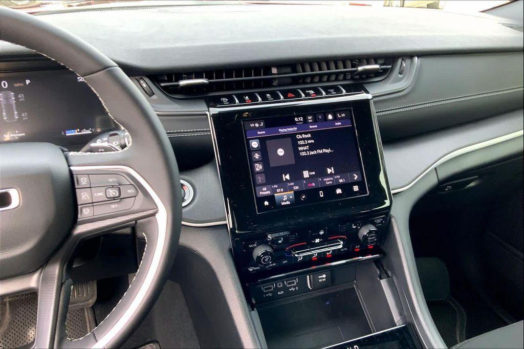 new 2026 Jeep Grand Cherokee car, priced at $36,725