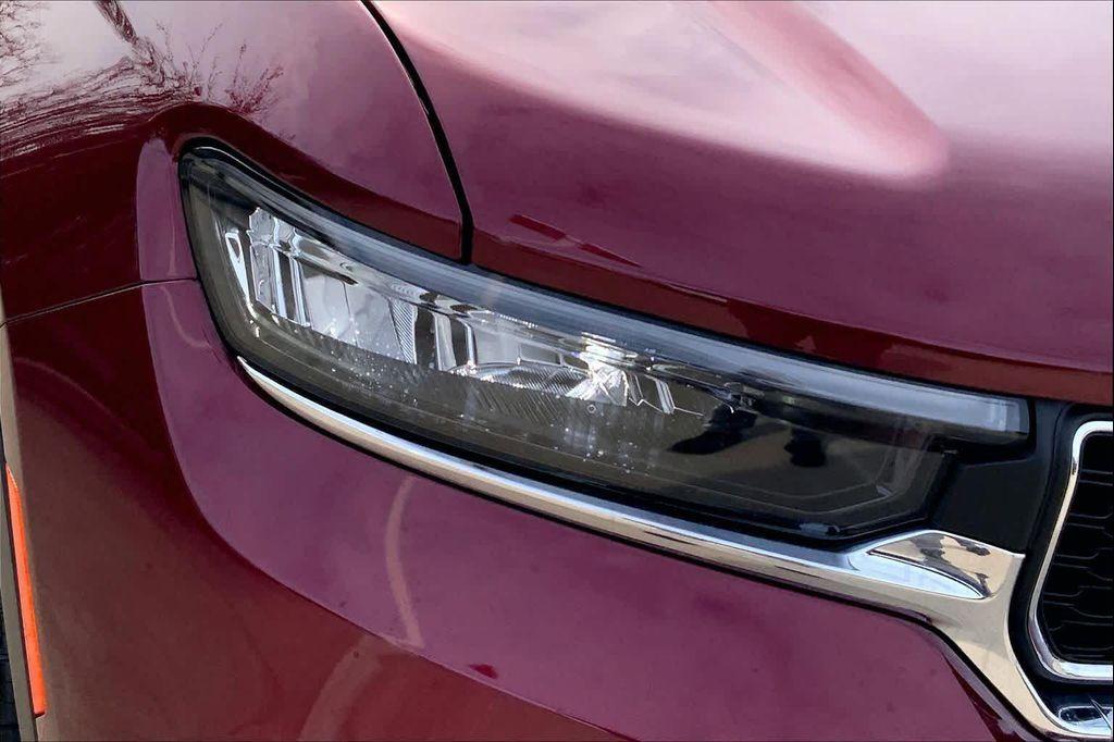 new 2026 Jeep Grand Cherokee car, priced at $36,725