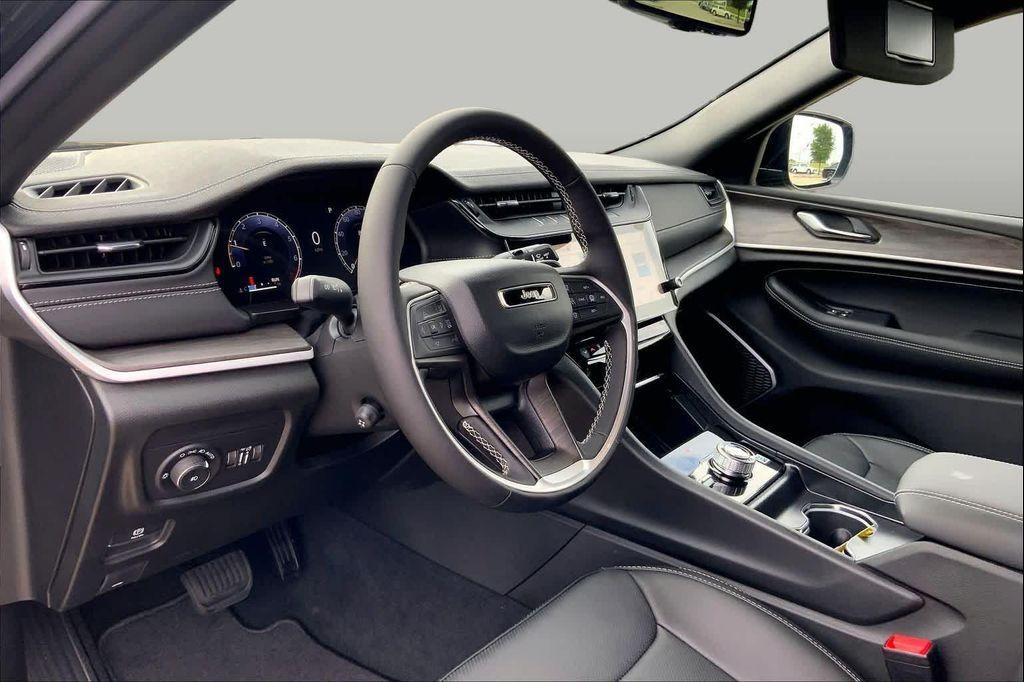 new 2026 Jeep Grand Cherokee car, priced at $48,387