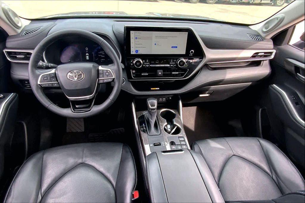 used 2023 Toyota Highlander car, priced at $35,990