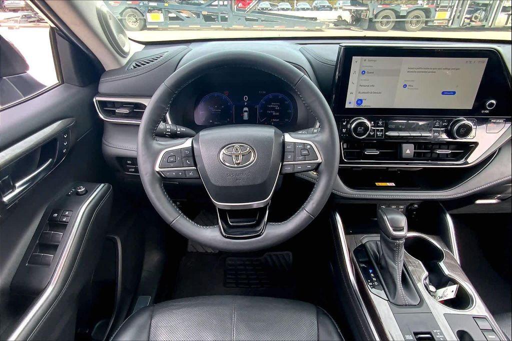 used 2023 Toyota Highlander car, priced at $35,990