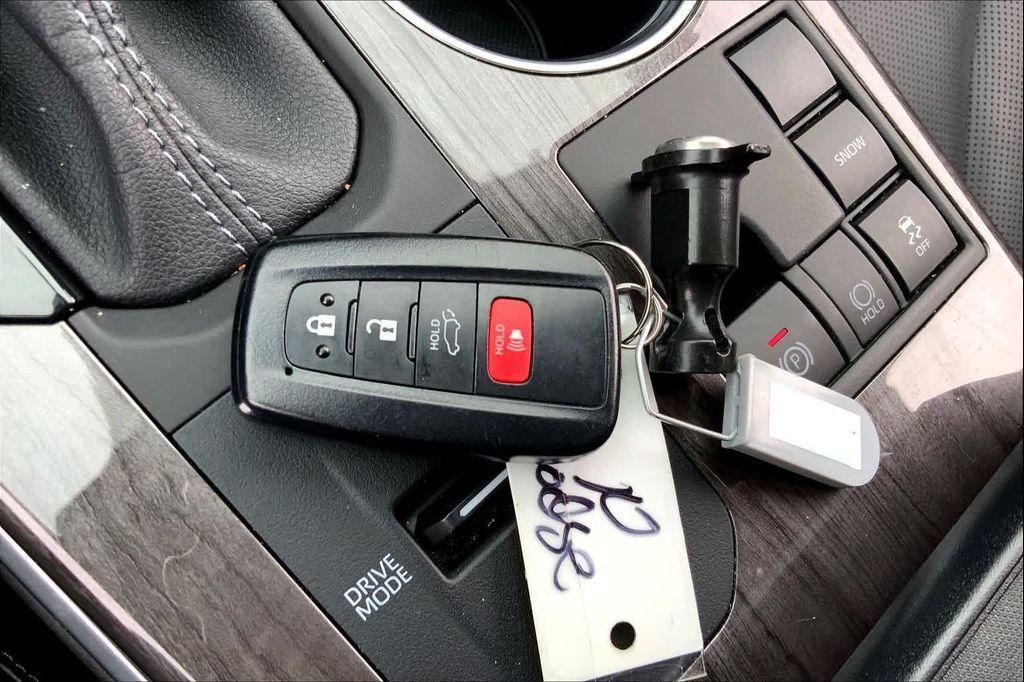 used 2023 Toyota Highlander car, priced at $35,990