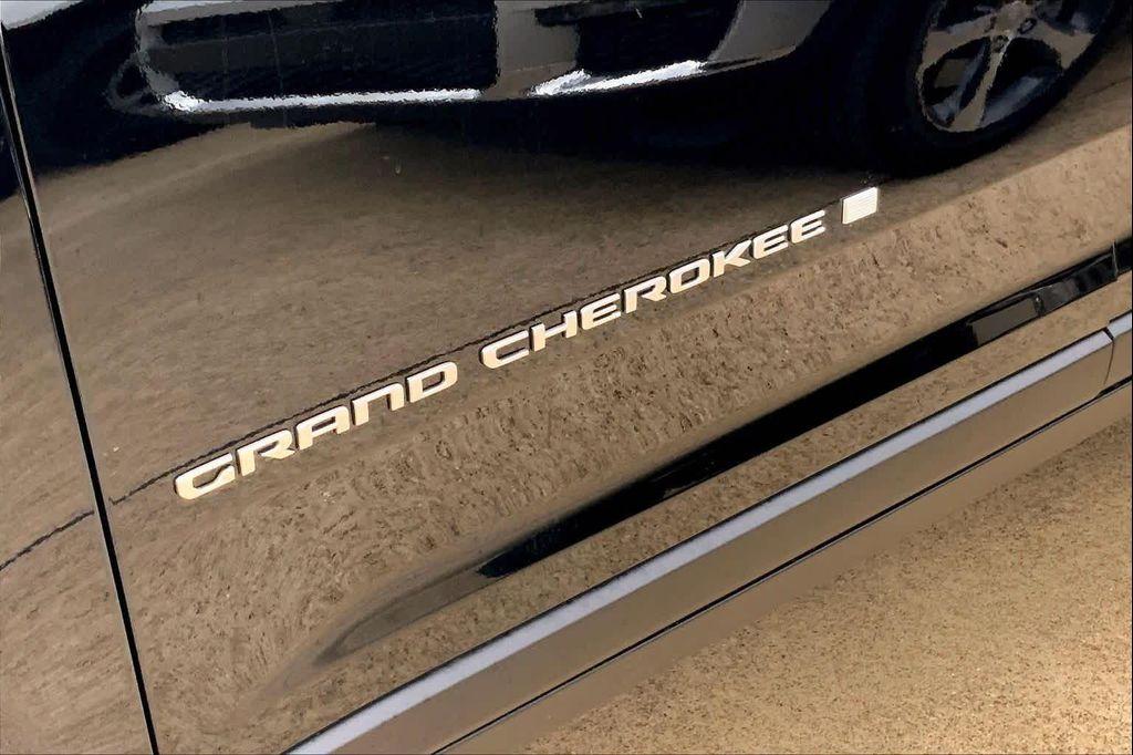new 2026 Jeep Grand Cherokee car, priced at $41,218