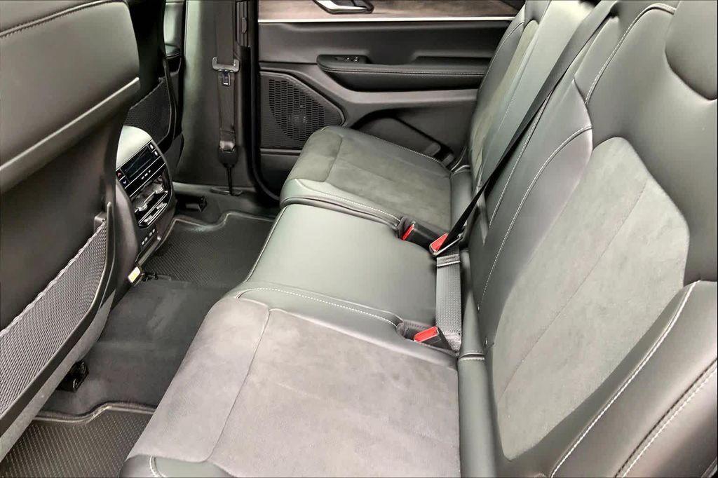 new 2026 Jeep Grand Cherokee L car, priced at $46,277